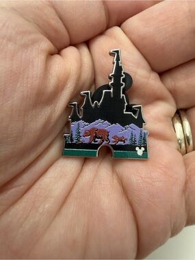 Disney Wilderness lodge castle Silhouette Enamel Pin